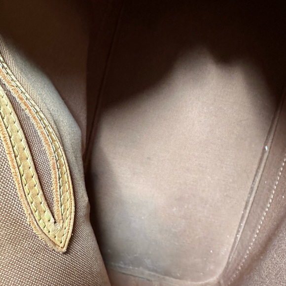 Louis Vuitton Authentic Alma Monogram Canvas w/ COA and twillys - Picture 13 of 16